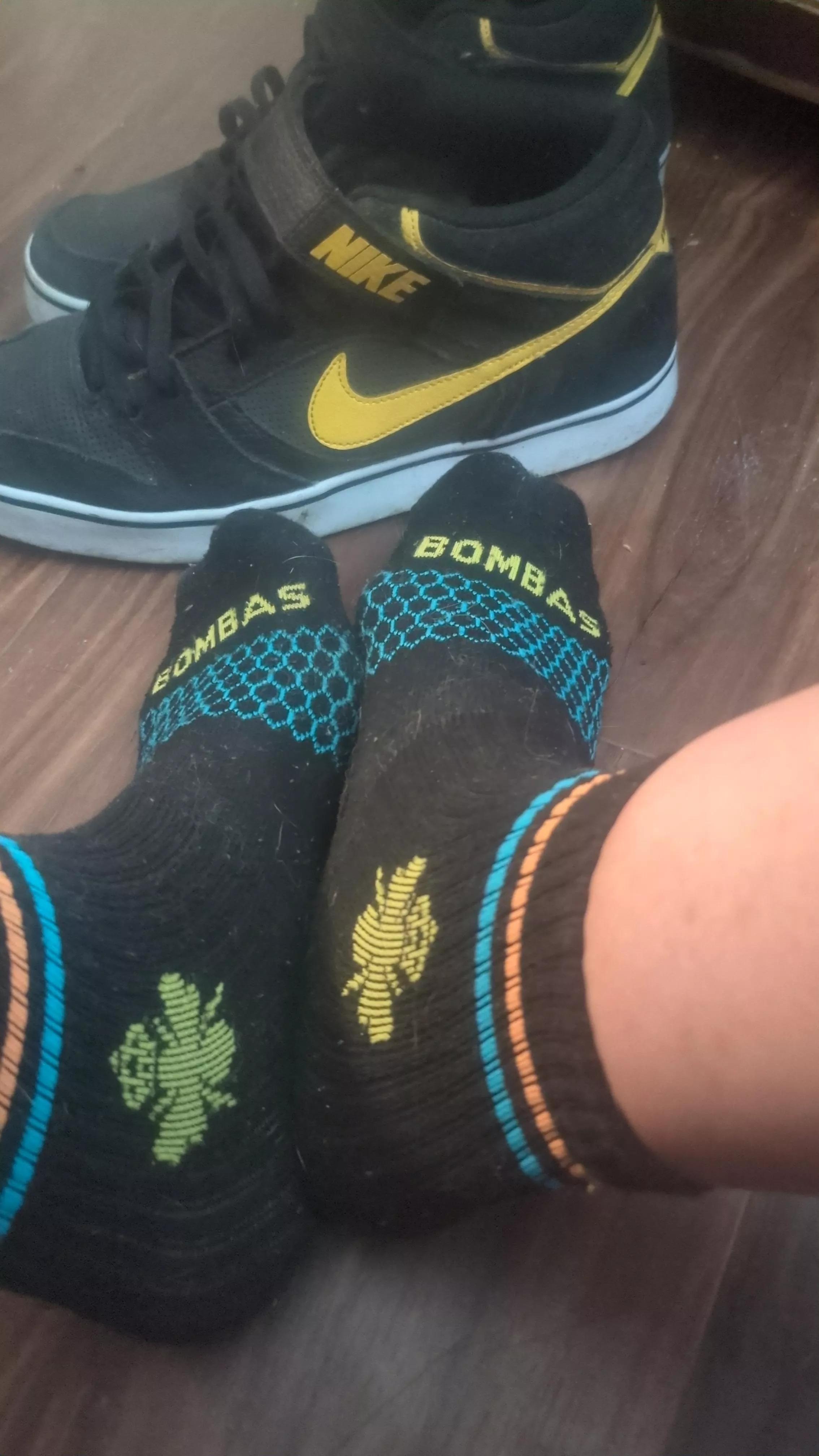 High top shoes make my feet extra sweaty 😈 posted by FunnyBackground2653