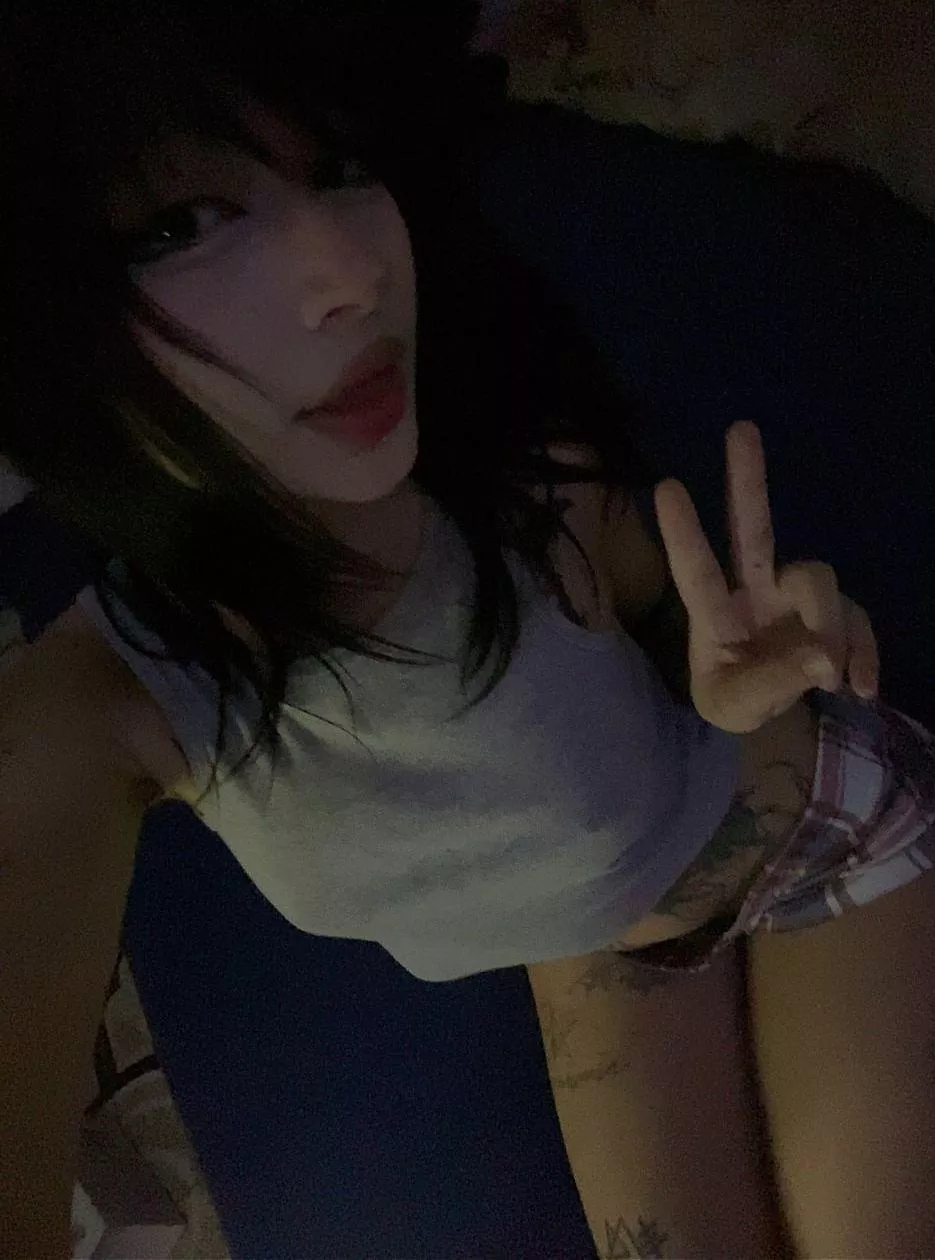 New here and kinda shy  posted by Malditaxmeg