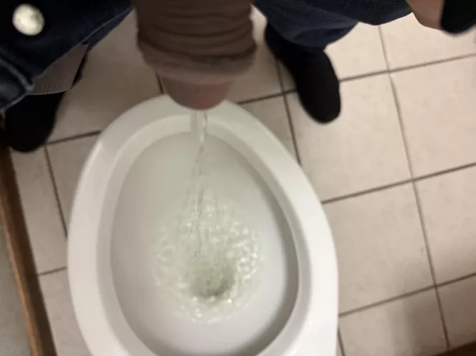 Perfect for drinking, beer and gin piss. 34 dms open  by Pakbear_throwaway