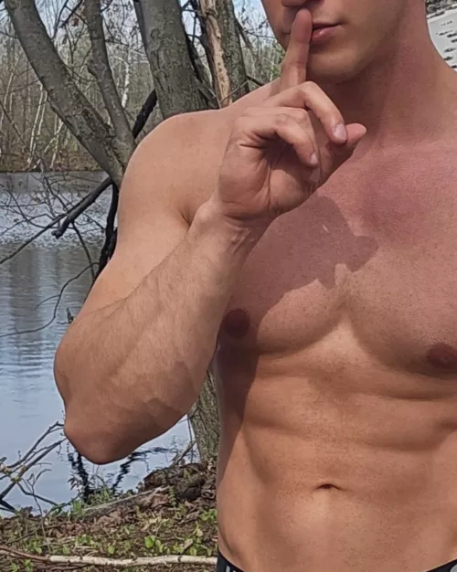 Shhhhhh 😏🤫 by John_fitness91