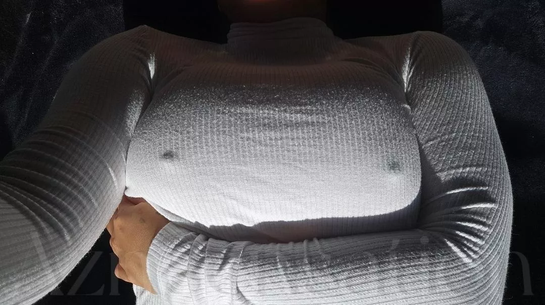 Staring contest  posted by AznSensation_