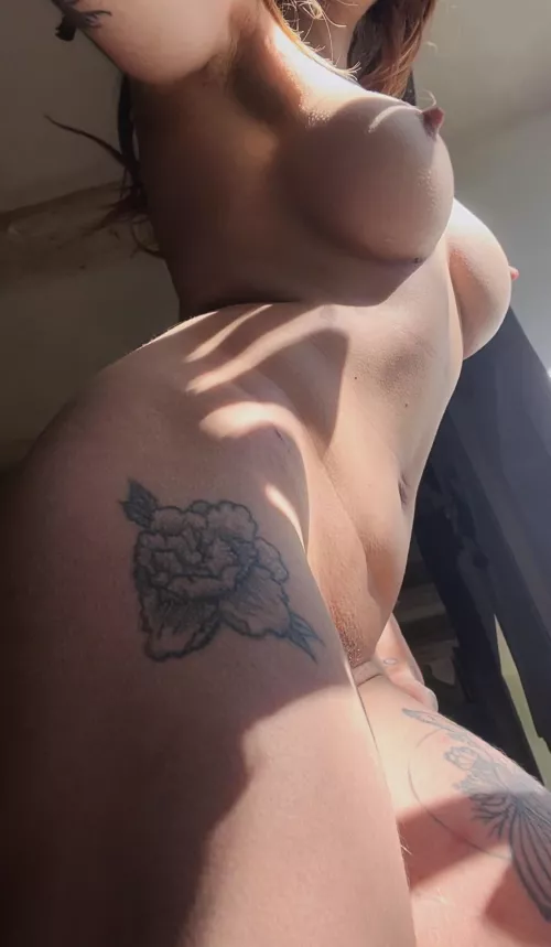 Sunny nude  by NoraFae_