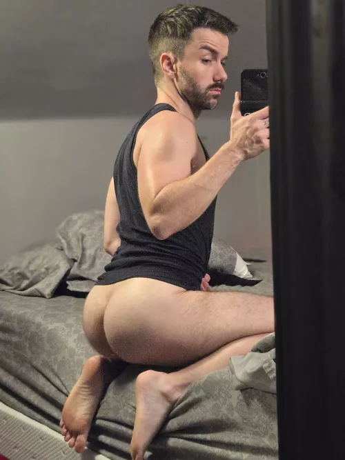 This moonshine makes me want your sex like a coyote howlin’ at the moon. by XyonSkye