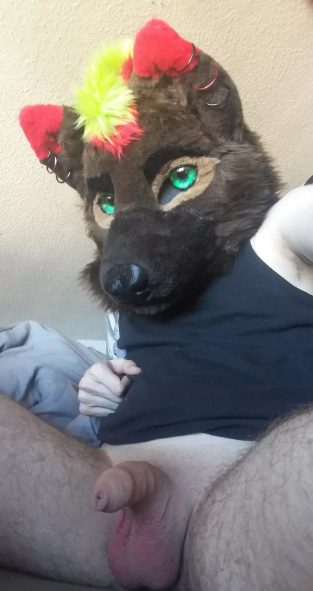 Yeens are naughty, are'nt they? posted by Long_Snout_n_Toes