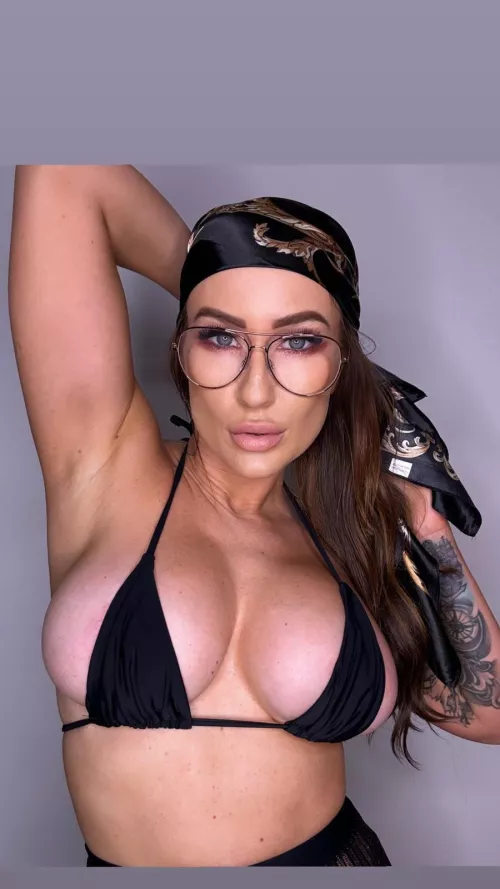 Your weekend trophy by _ladysexyfit_