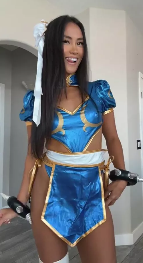 Chun-li from StreetFighter cosplay by Sunshine by sunshinemaidxo