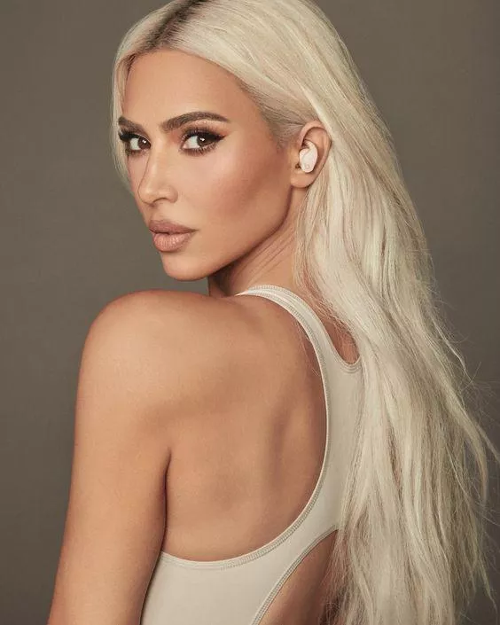 Do you like how this hairstyle fits her? posted by ArtichokeQueasy4049
