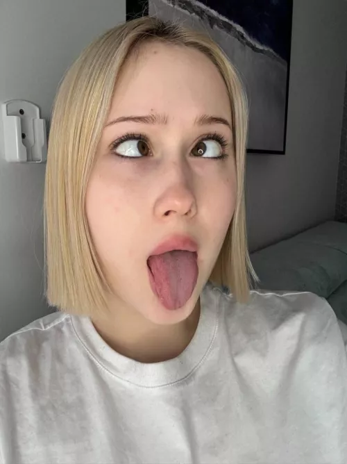 do you want to suck on my tongue? by Cmochar