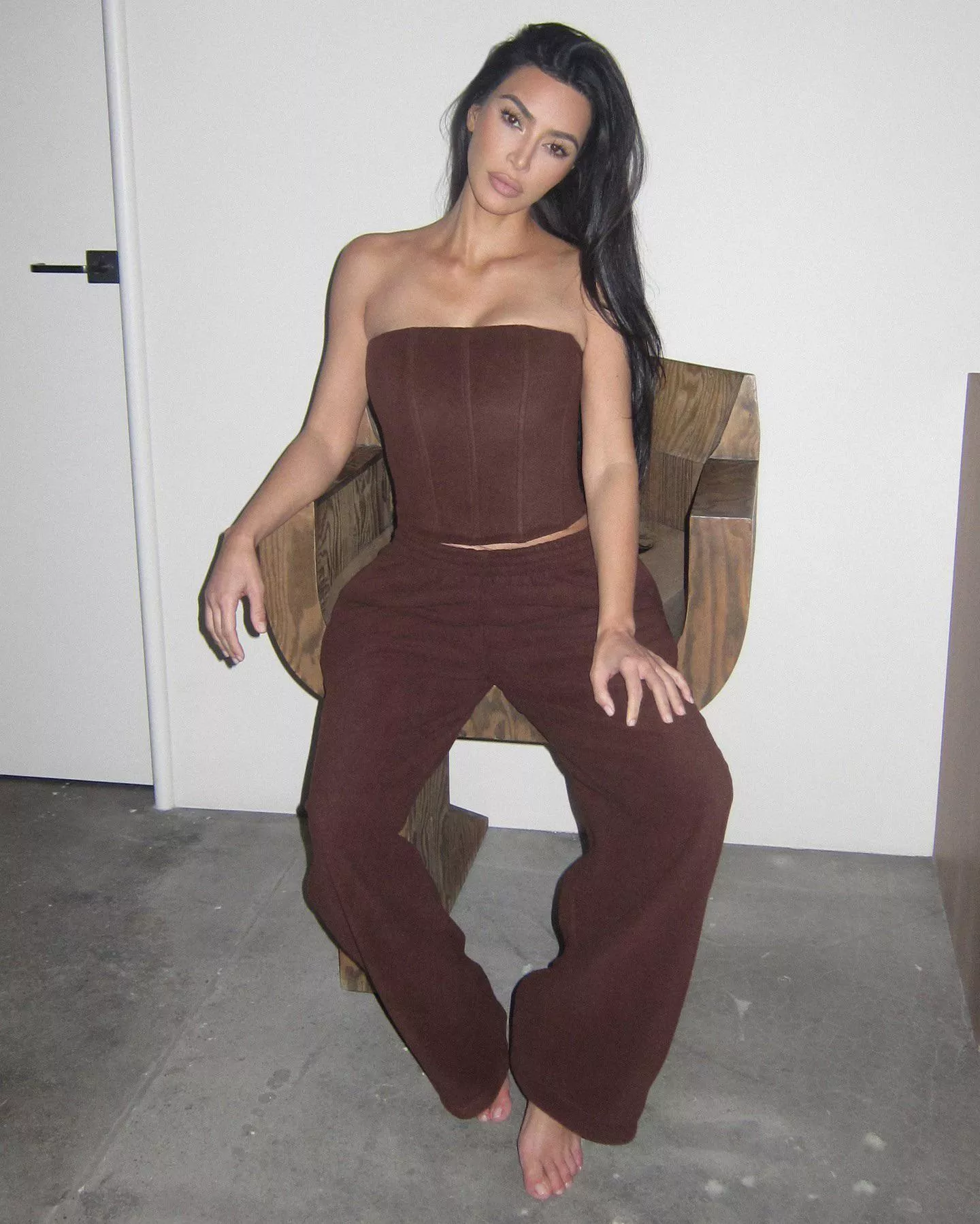 Kim and her perfect feet 😍 posted by Sweetchillsauce