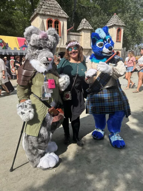 My mom said she wants to be queen of the furries by Nickonpc