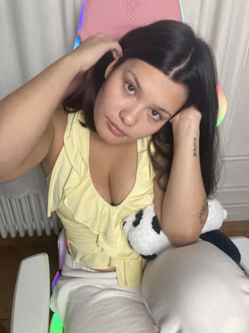 Could I be your 19 yo Asian gamer girl by saucyyylips