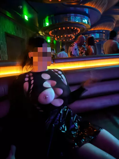 Too much fun in the club by Kinkycouple247