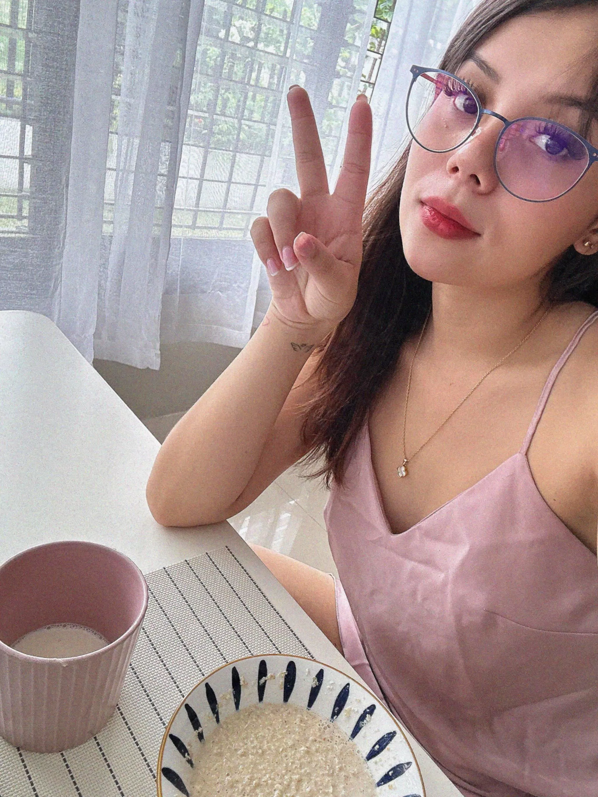 19F just having my morning coffee and ready to spice things up tonight, whos game for a little fun posted by TeaseTwist