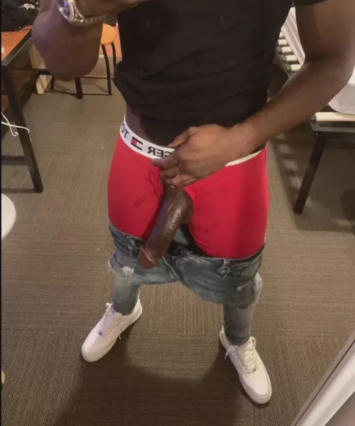 30 [M4F] 6ft discreet BBC hosting Mpls area (ladies only) by SouthernBiscuit8567