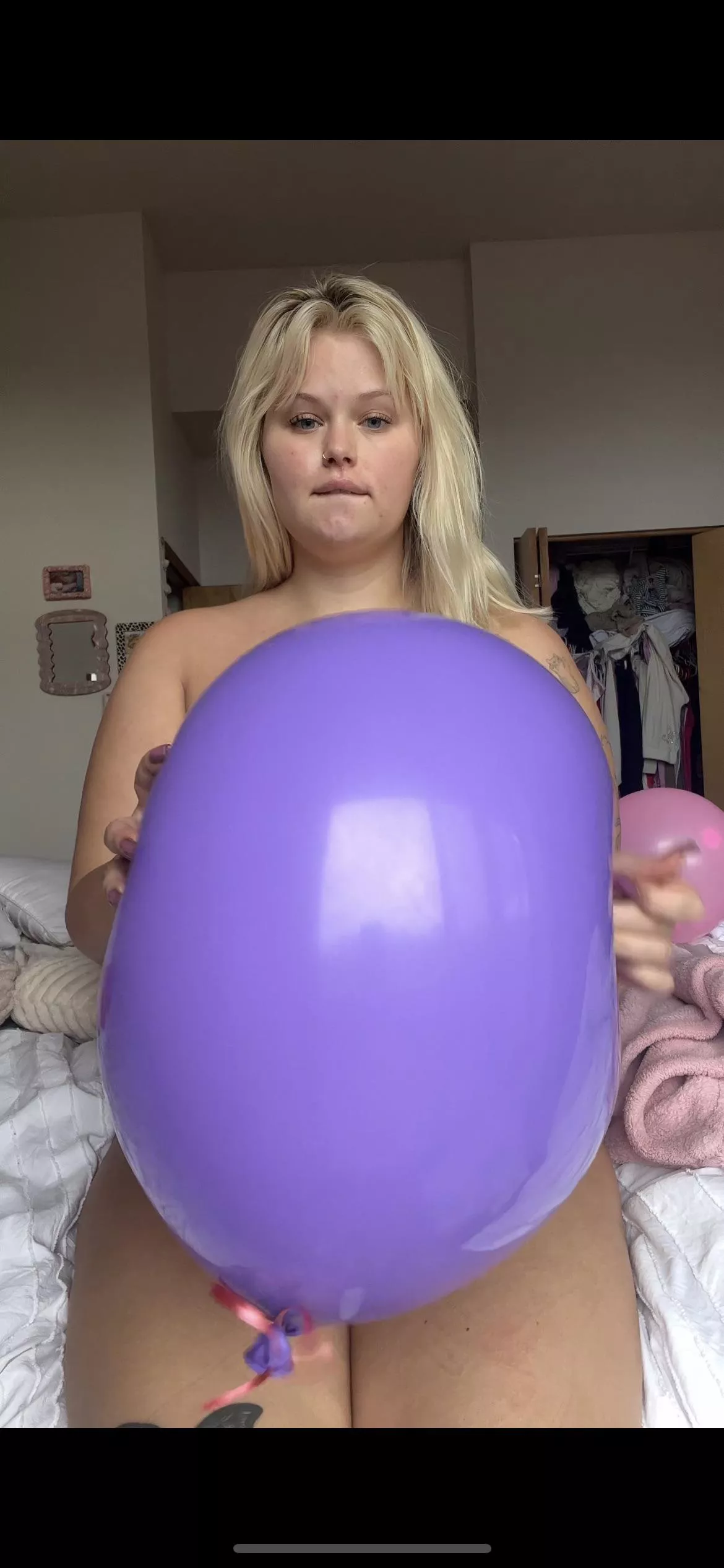 32 In Balloon fun  posted by wispy_girlwa