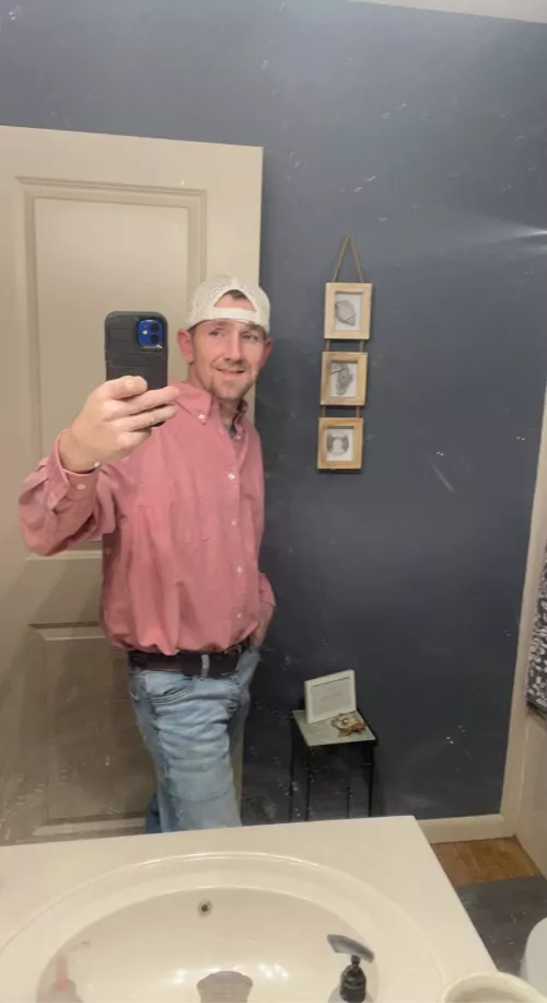 38m looking for female preferably Fayetteville or Elkins.  by Reserxxxtion85