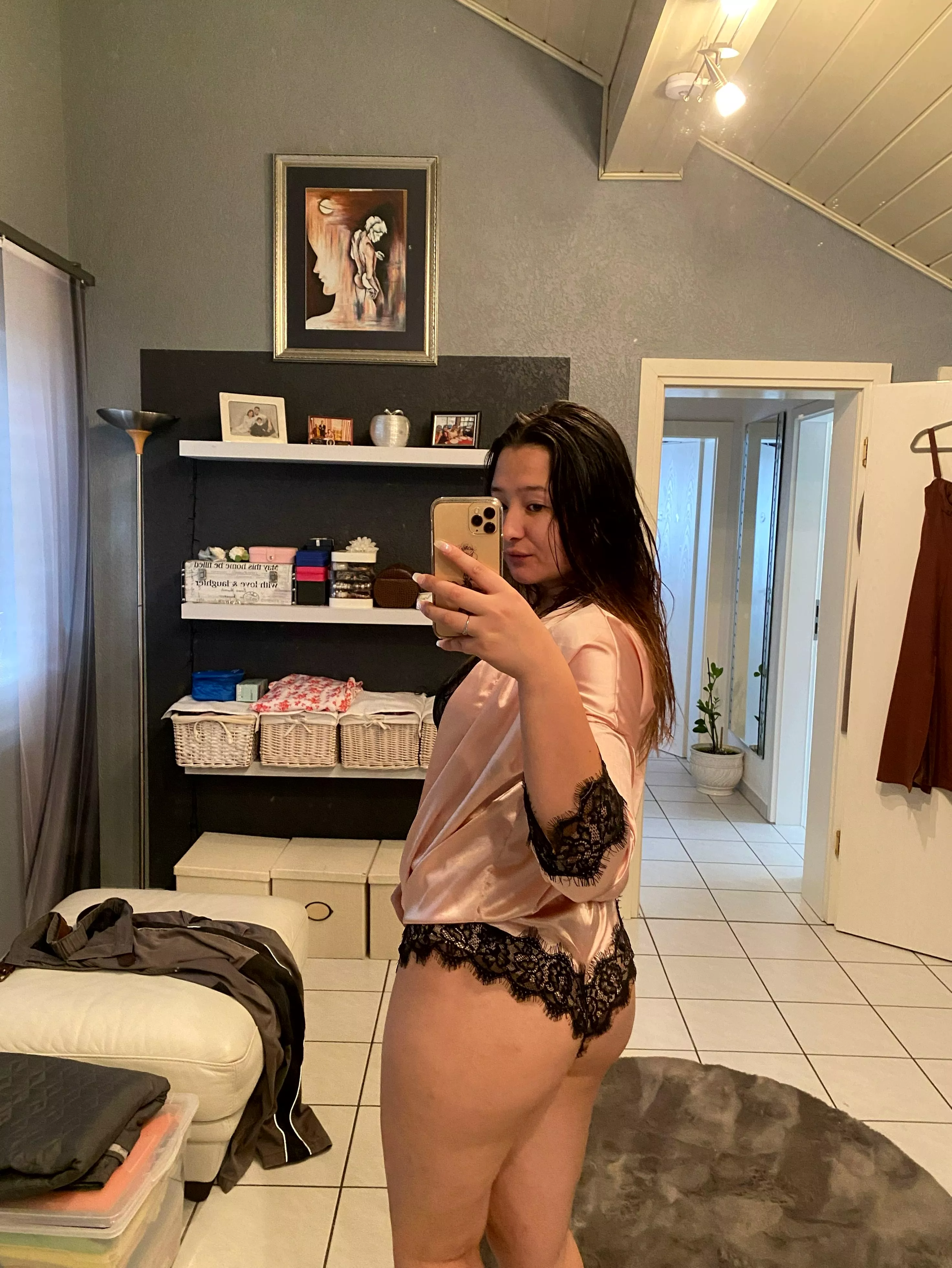 A view of the blonde's slender body in the mirror posted by SeductiveVera