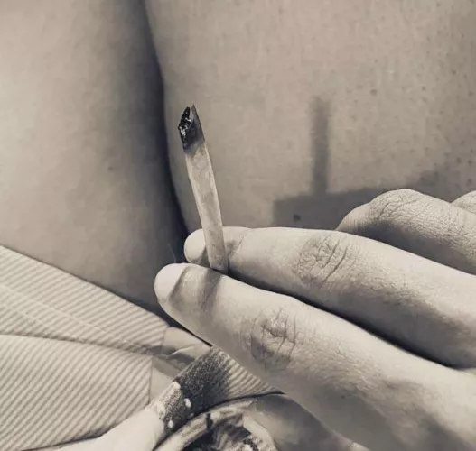 Anybody wanna get high with me?? by kinky_zara_