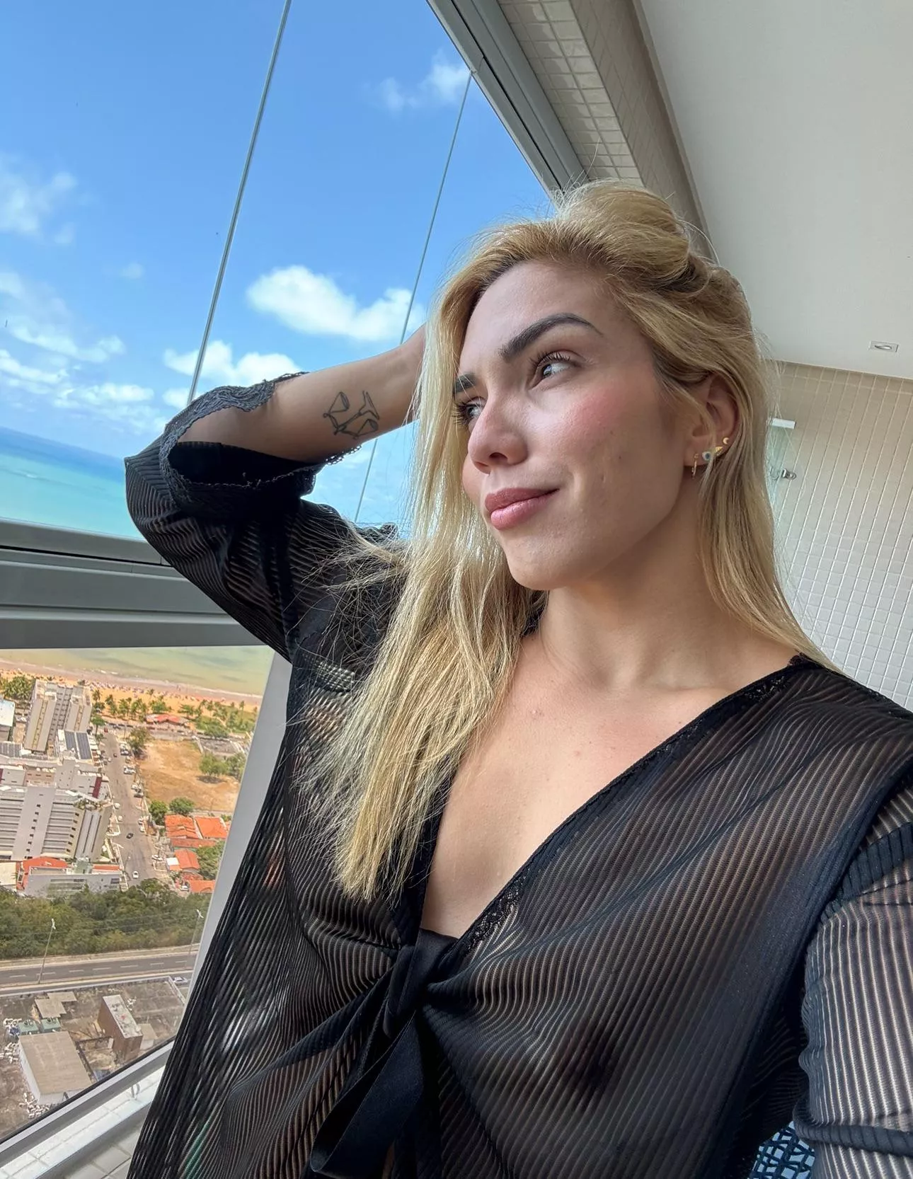 Cute baby waiting a good daddy 💞 posted by CompetitiveArtist715