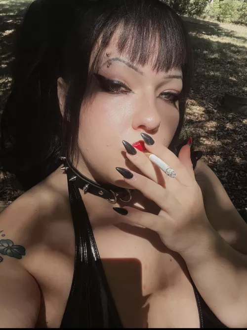 Do you like long black claws? by MyVampireDream