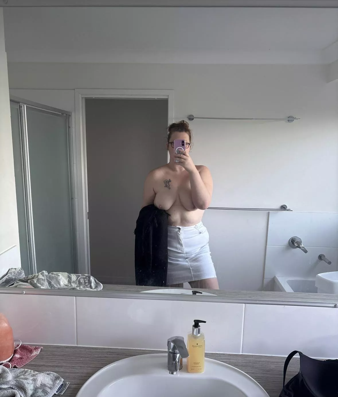 dont worry babe I’m a handful 🙈🖤 posted by melant1511