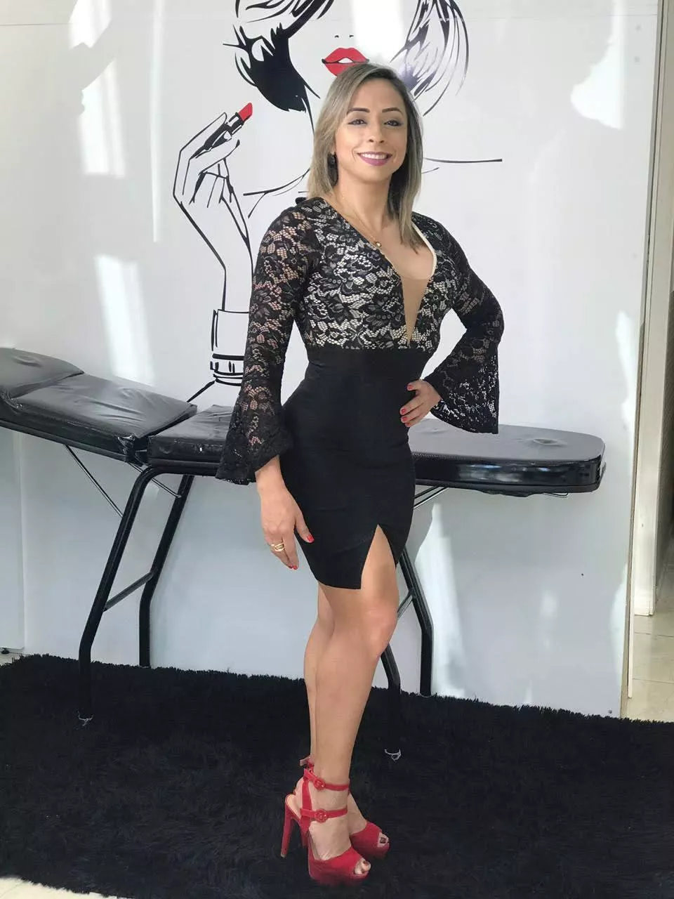 everything you need in one milf body posted by girlypinkyx