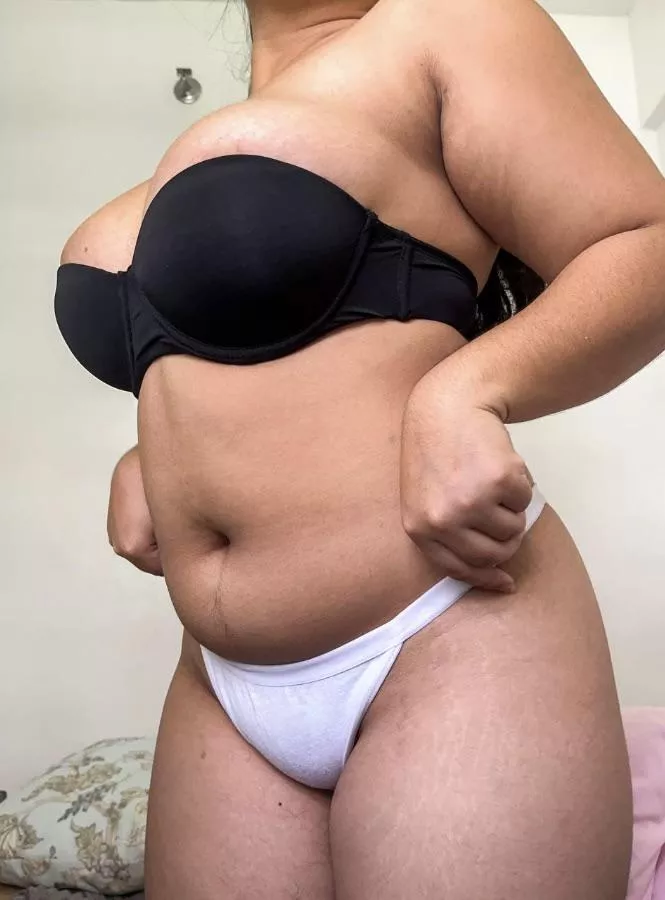 [f] Thick & Jiggly all around 🥰 posted by Bongpeachess