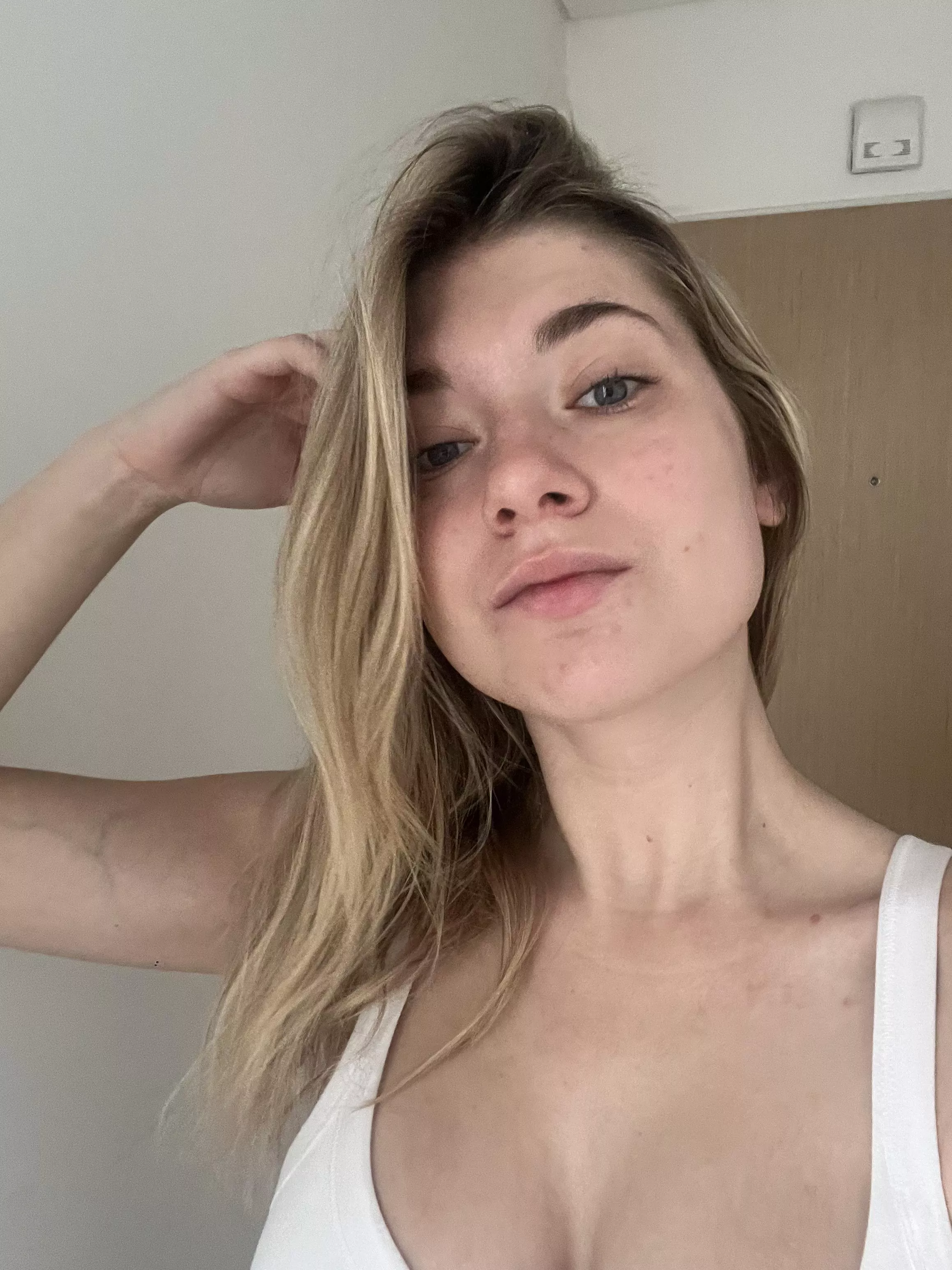 F19 Searching for fun tonight? Reach out! posted by LivvyLunarr