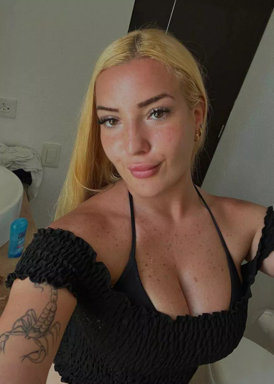 Got something unique to talk about? 19 F wants to hear it. posted by WillowWinter_