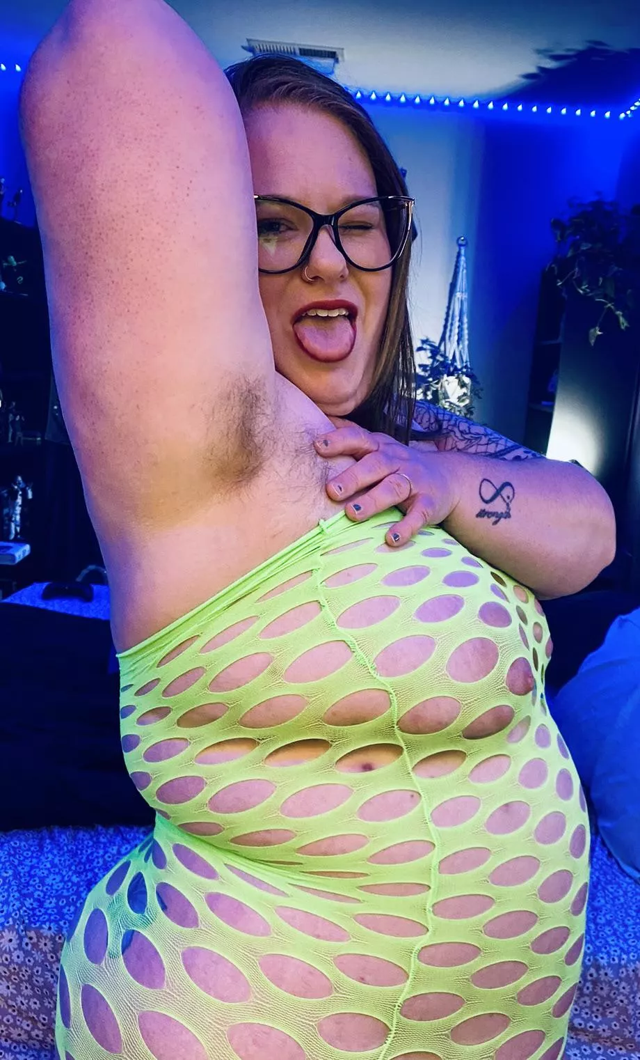 Happy Friday 🥰 posted by miaxmoonstone