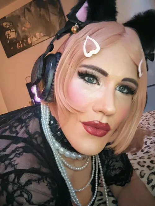 Heb een goede lul nodig nu 😈 by fat4larry