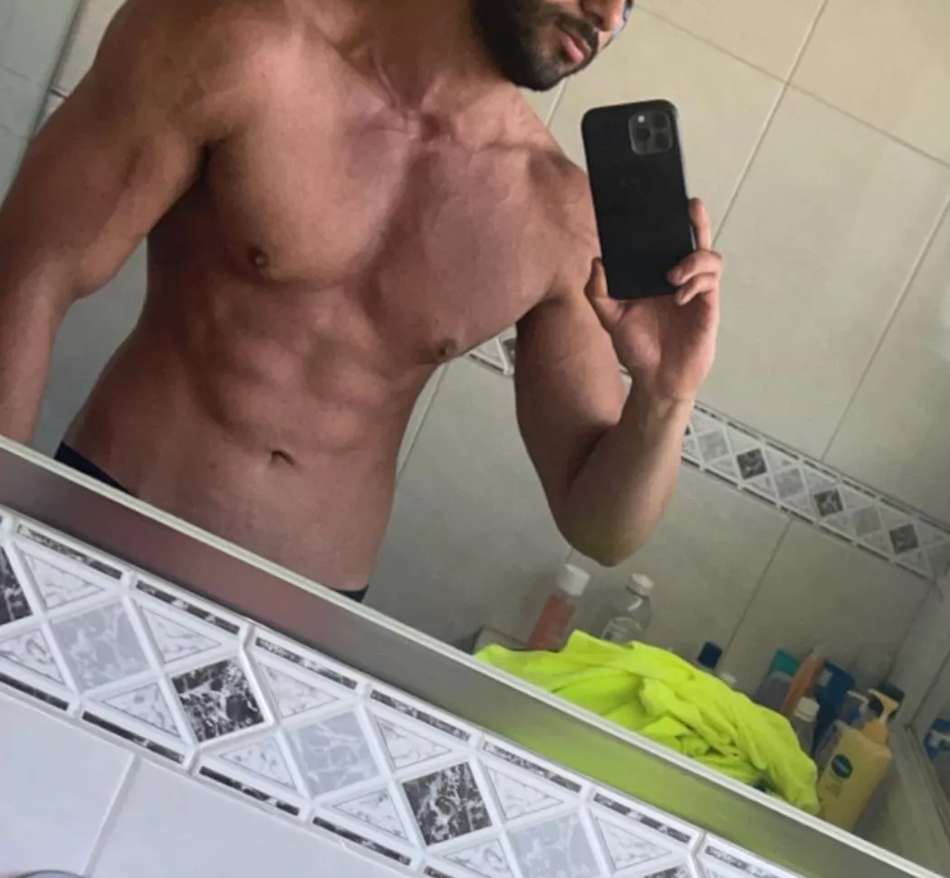 How’s the tan? 19M posted by Flaky_Love_3304