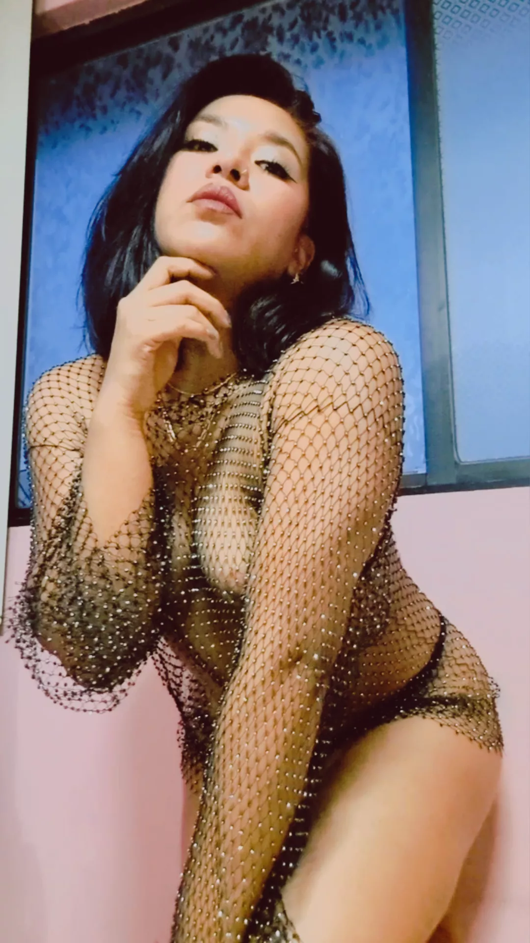 i am a girl who likes to show her photos posted by AndyUgld