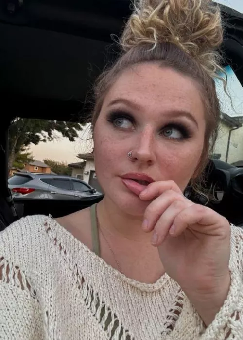 I bet my lips can make you cum ;) by HisLynnLisa