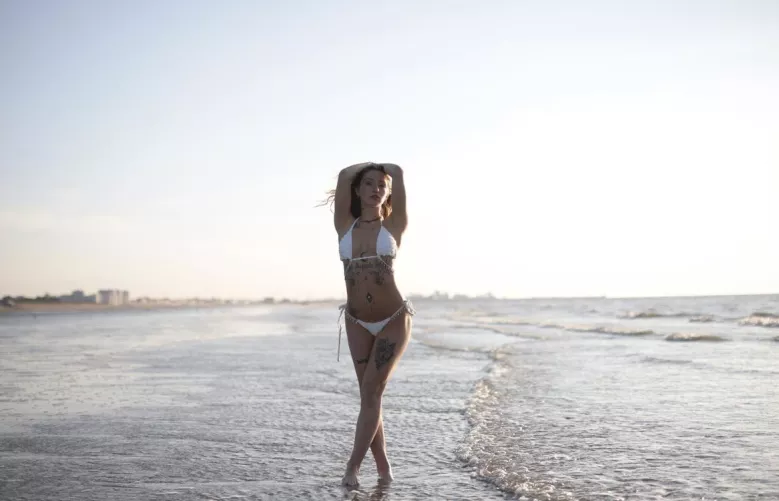 Je ne sais pas si j'ai la bonne courbe ou pas 😳😳 by Mimi_Sexy99