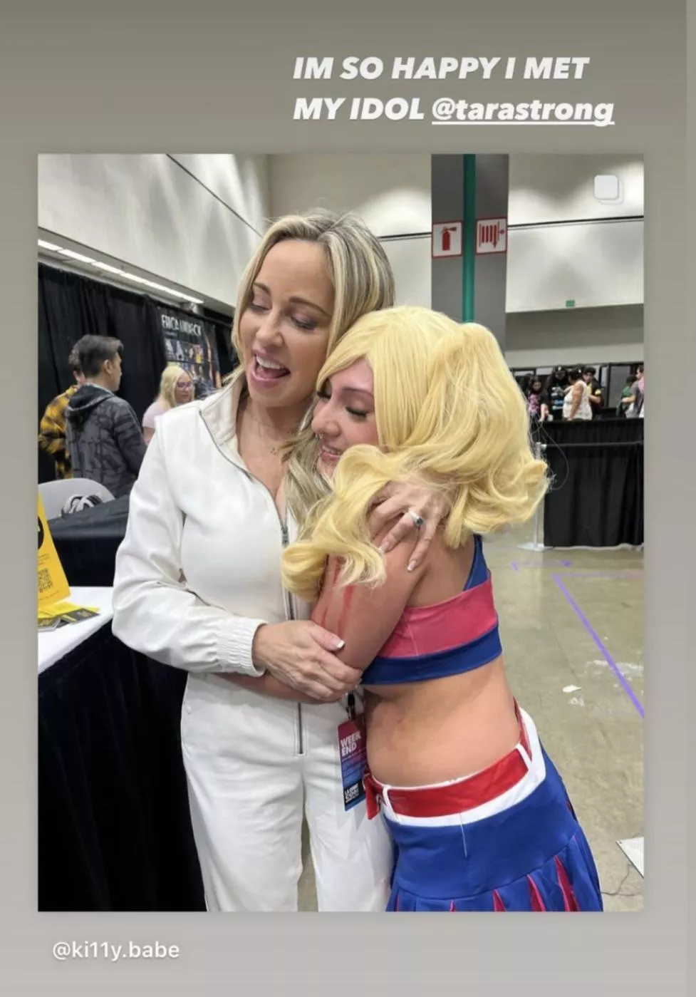 Juliet Cosplay ( Lolipop chainsaw) hugs Tara. So cute posted by BassExe20xx