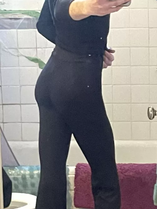 looking for a top real quick. free till 9.. 21m 130 by Significant_Crow4605