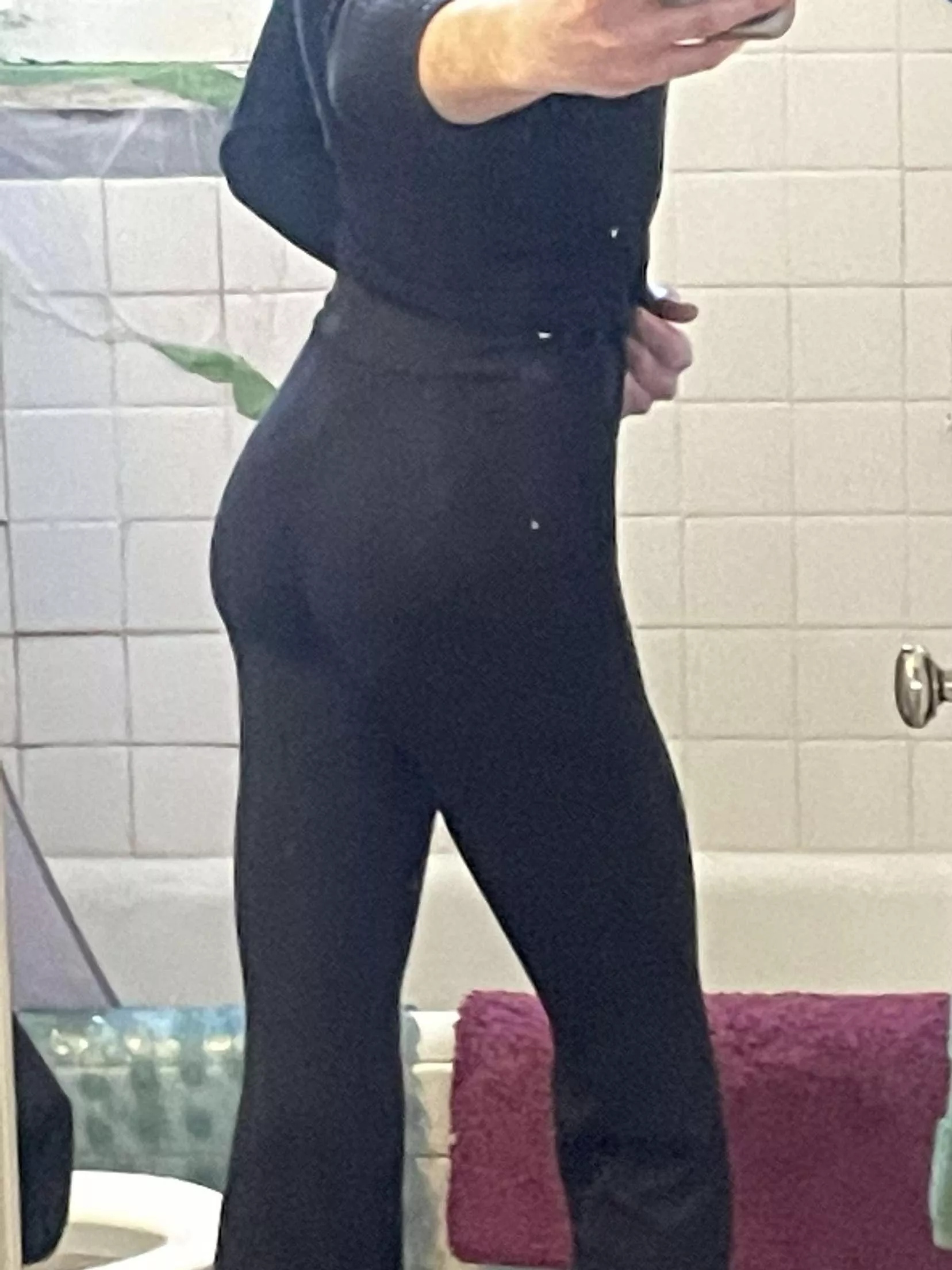 looking for a top real quick. free till 9.. 21m 130 posted by Significant_Crow4605