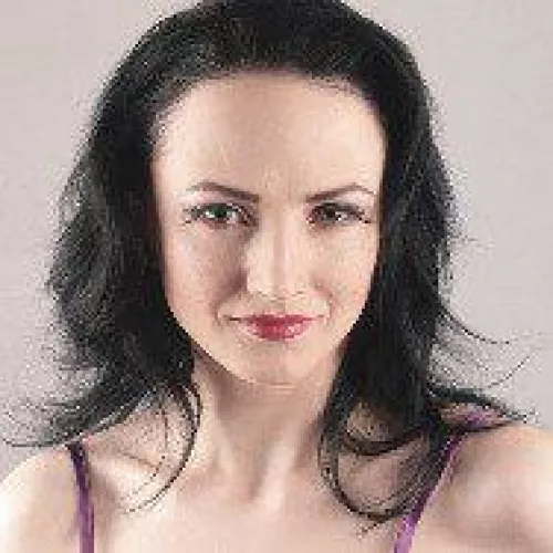 Looks like Miss Lilu could be going back to her classic brunette look judging by her new profile pic. by FollowingActual6088