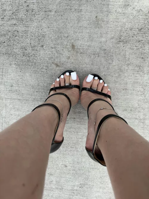 Love my white toes 🤍 by missheels07