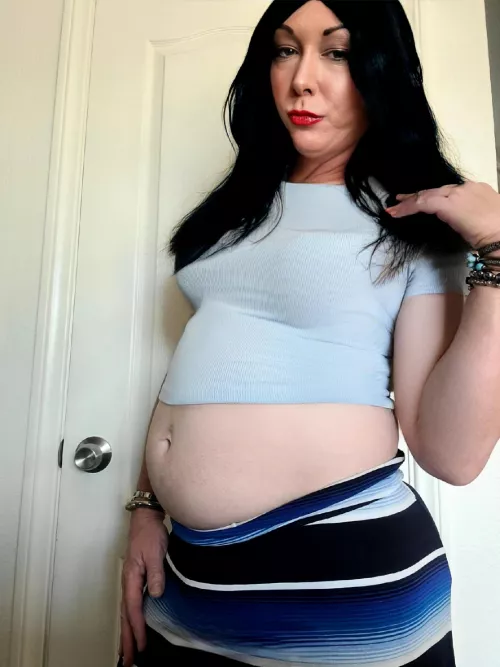 Lovin my round belly by tatums_here75