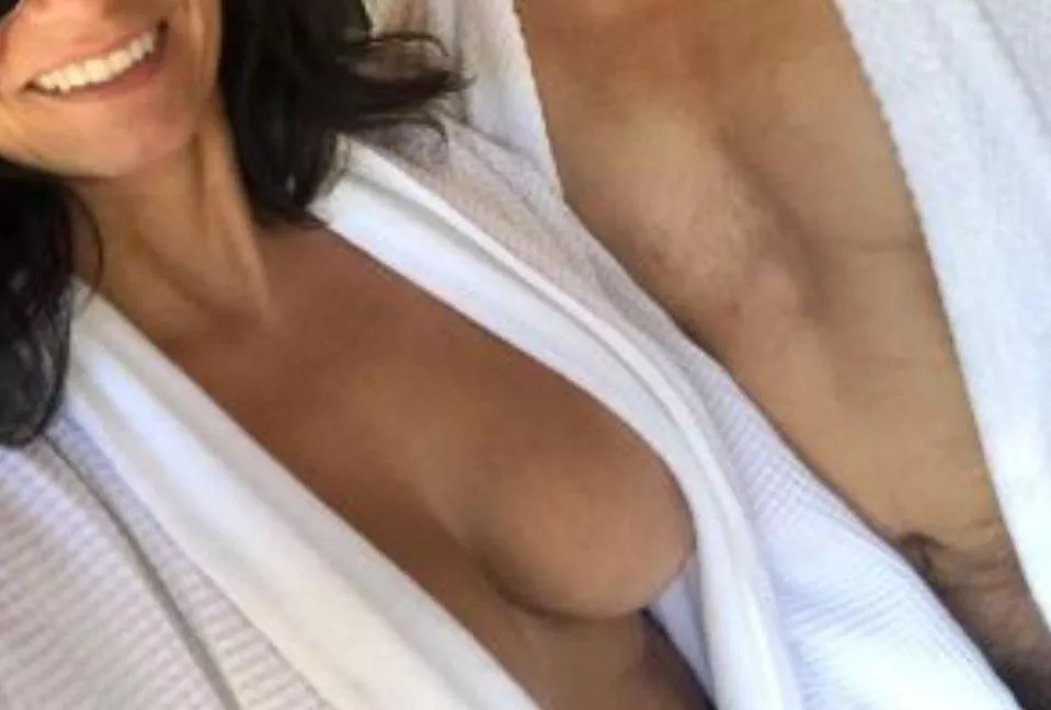 [MF4F] Fun cpl with nice DT suite. Looking for fun ladies. Enjoy watching couples play on balcony. She likes fit bulls.  posted by Txcouple135