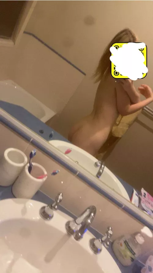 My ass looks so small in this angle :( by kainsh2023