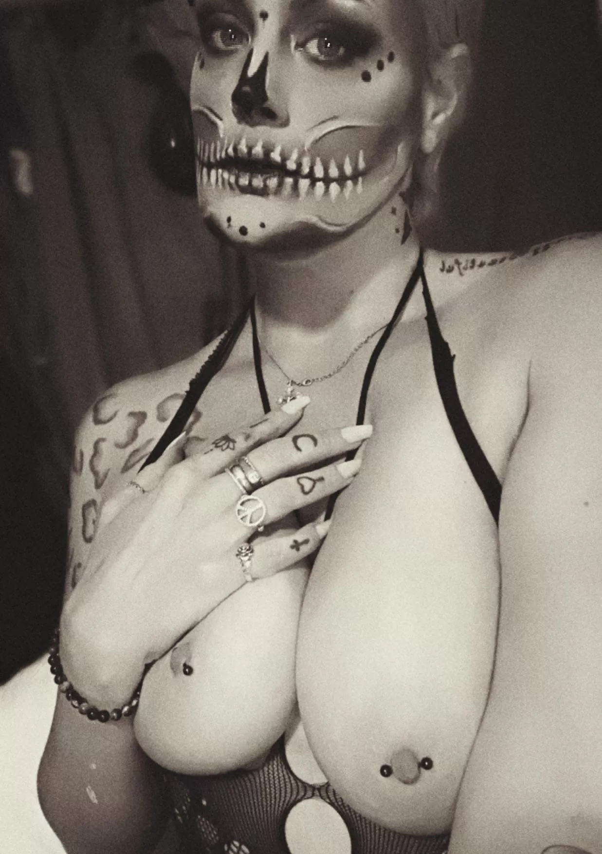 Practicing Halloween make up!!! My fav. 👻🎃☠️ 262 posted by Dark-fantasy69