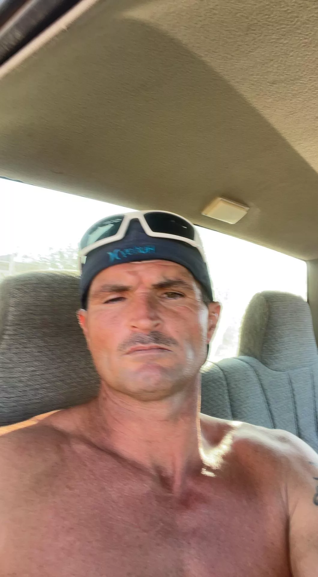 Recently single looking for a chick to kick it with  posted by Pjrebai