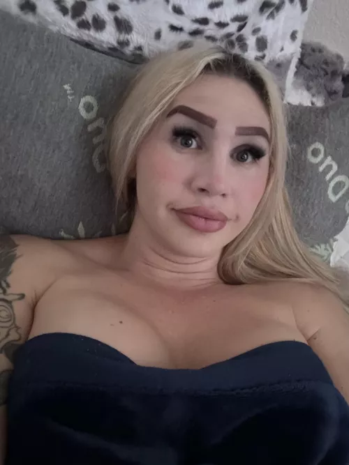 Sexy T girl Bella  by Rose69ss