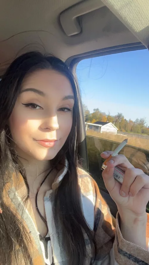 Smoke and road head how bout that  by Pregnantgoddess20