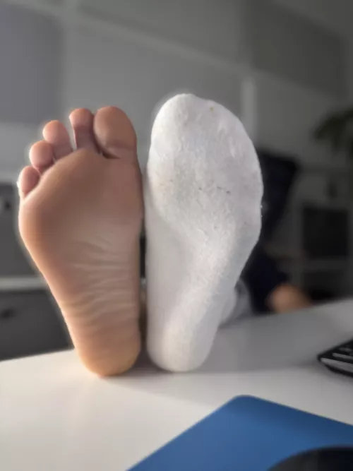 Socks or barefoot. Which do you like better? 🔥 by _mendozateresa_