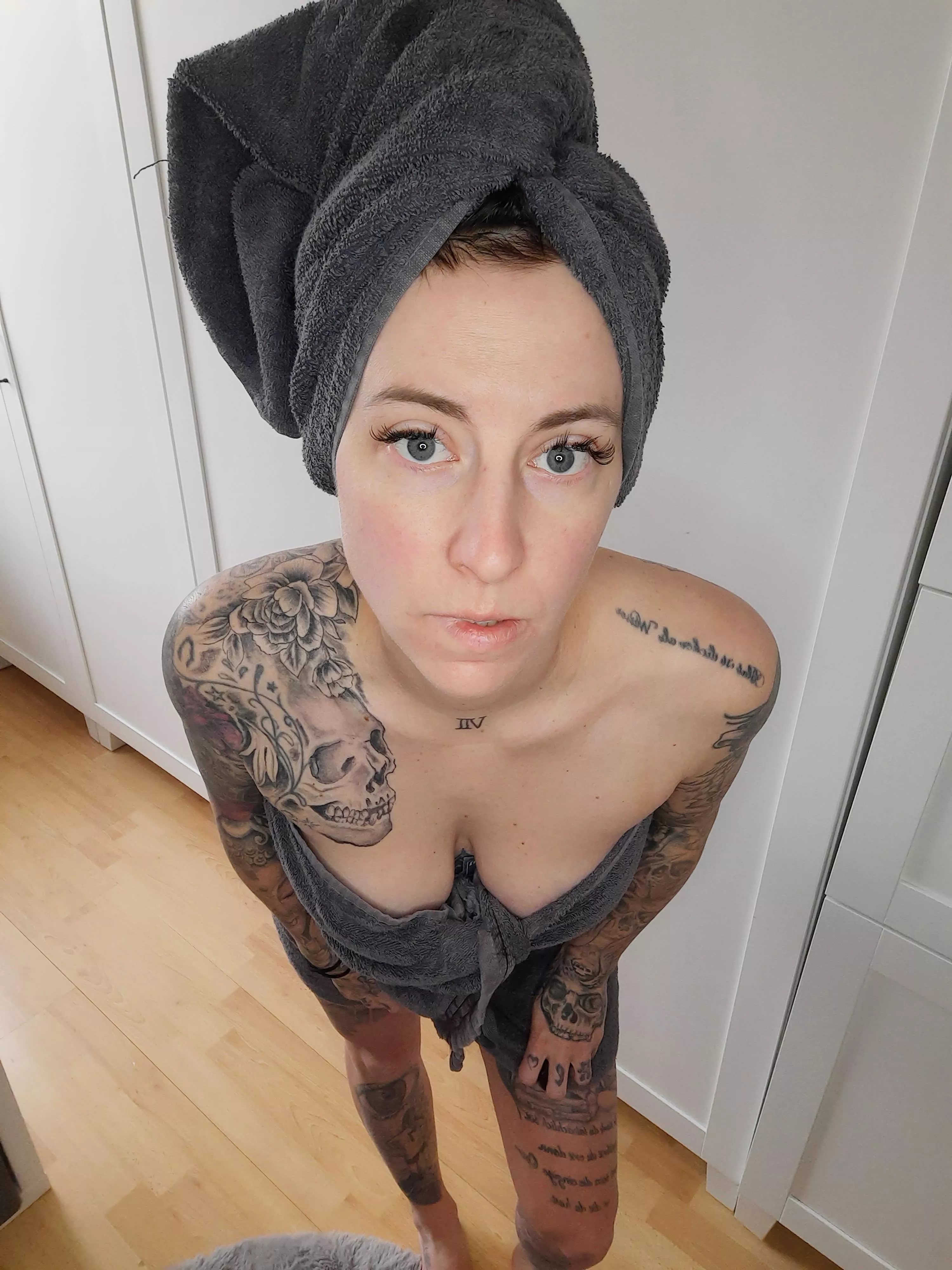 Soll ich das Handtuch fallen lassen.... posted by inked_summer