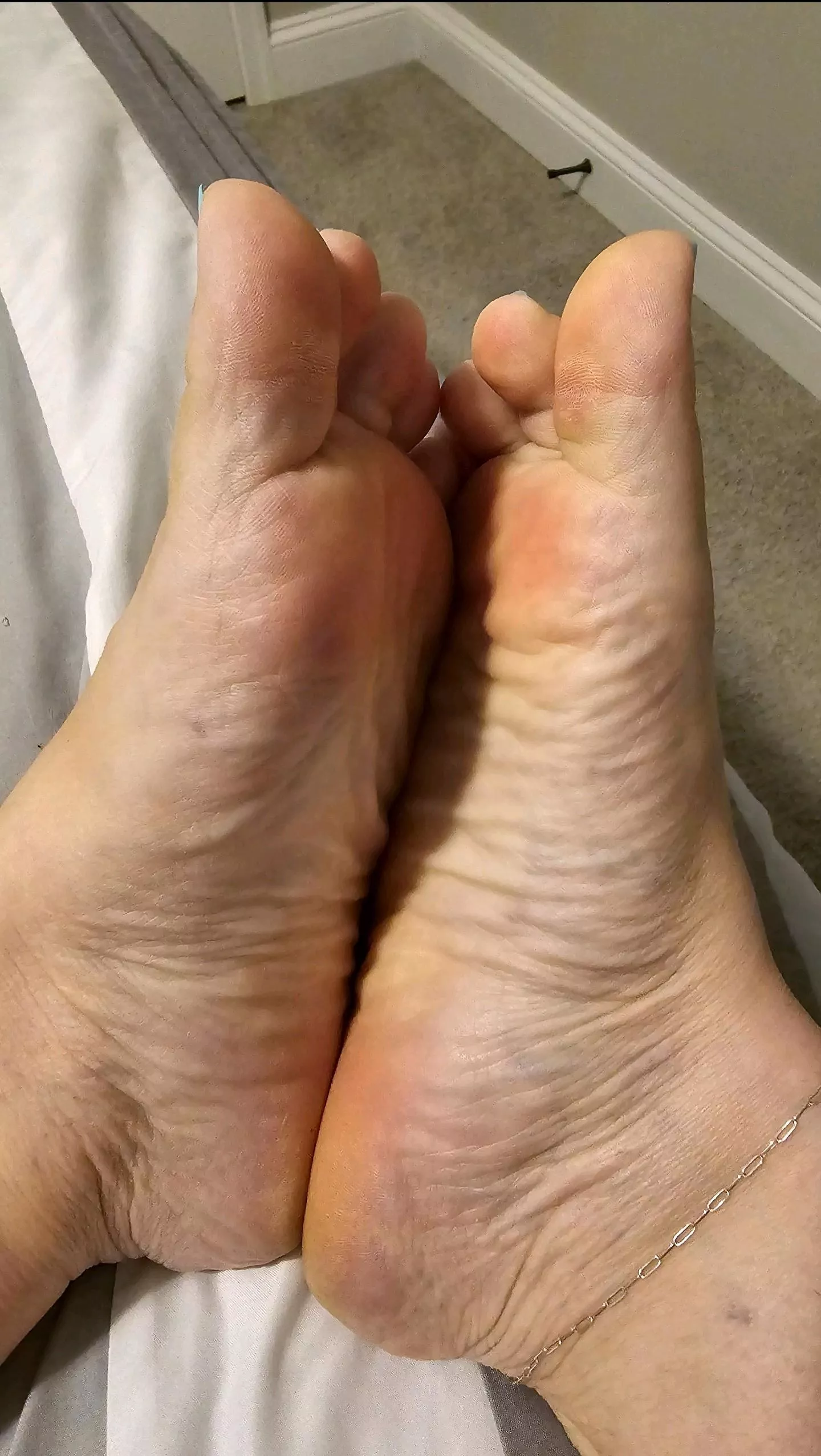These lil soles are missing something! Any ideas what? posted by footprincesschloe